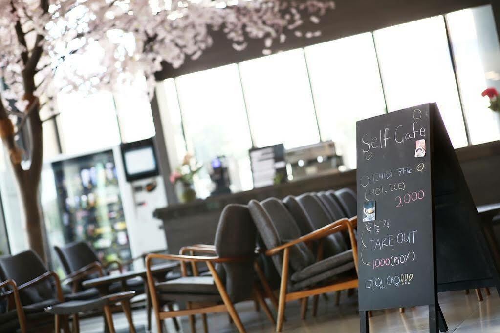 Sims Hotel Jeju Extérieur photo
