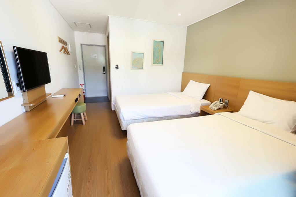 Sims Hotel Jeju Extérieur photo