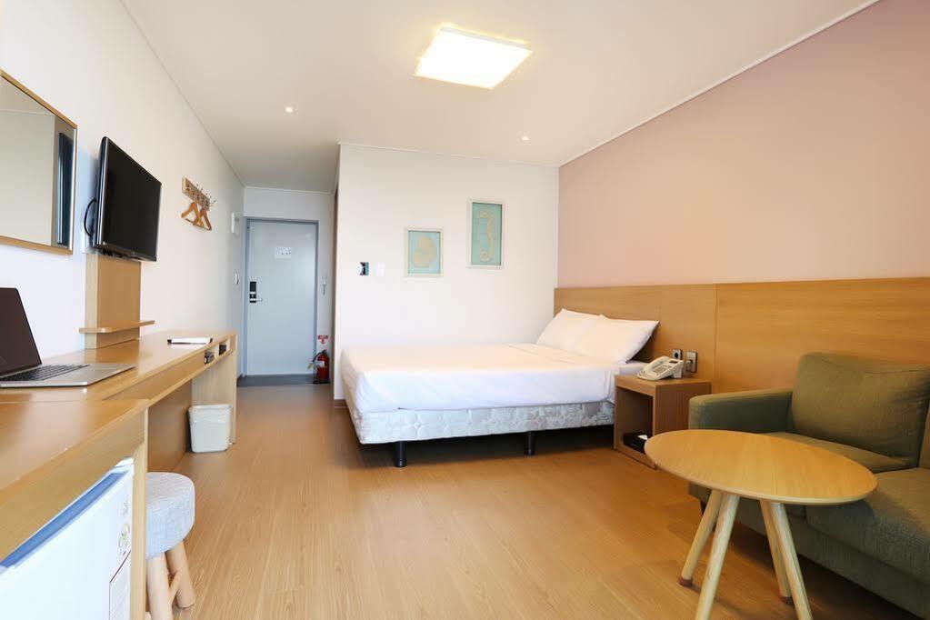 Sims Hotel Jeju Extérieur photo
