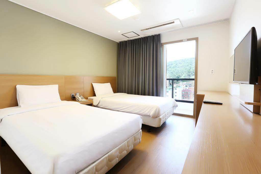Sims Hotel Jeju Extérieur photo